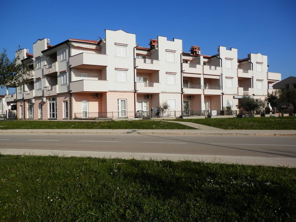 Apartments Nautica Novigrad Istria المظهر الخارجي الصورة